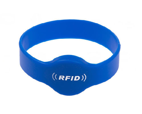 Polsini su ordinazione del silicone IP68 RFID per le aree di svago